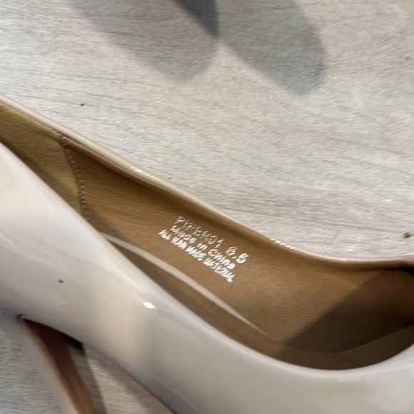 Nude paten leather 4 inch high heels - Picture 3 of 3